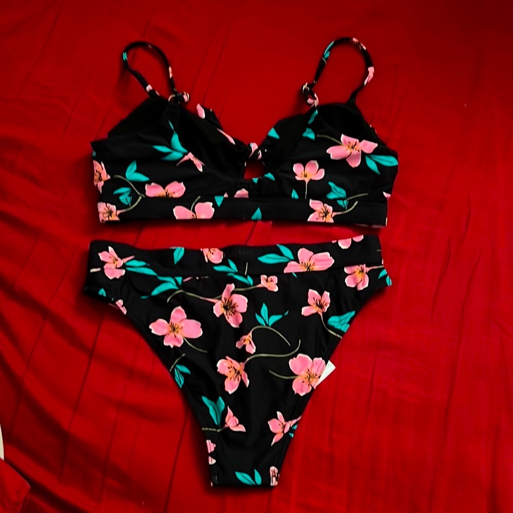 Night Out Cami Maui Rider Bikini Set - Picture 5 of 9